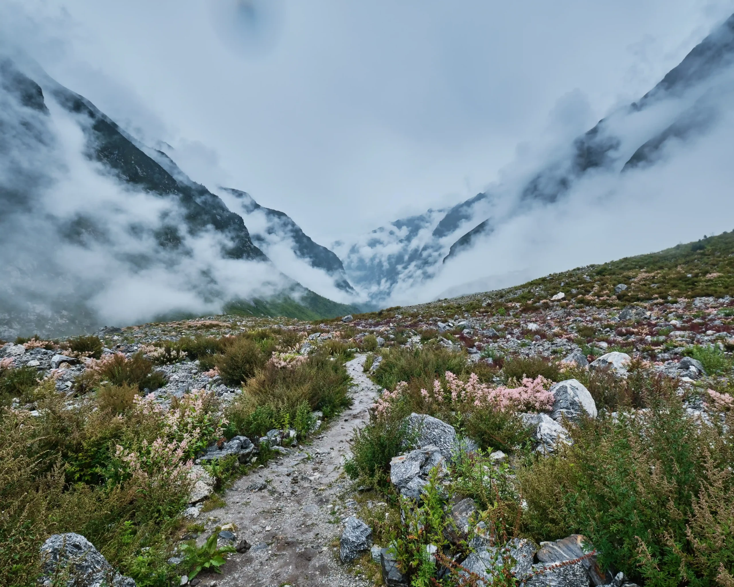 Everest base camp slider 1